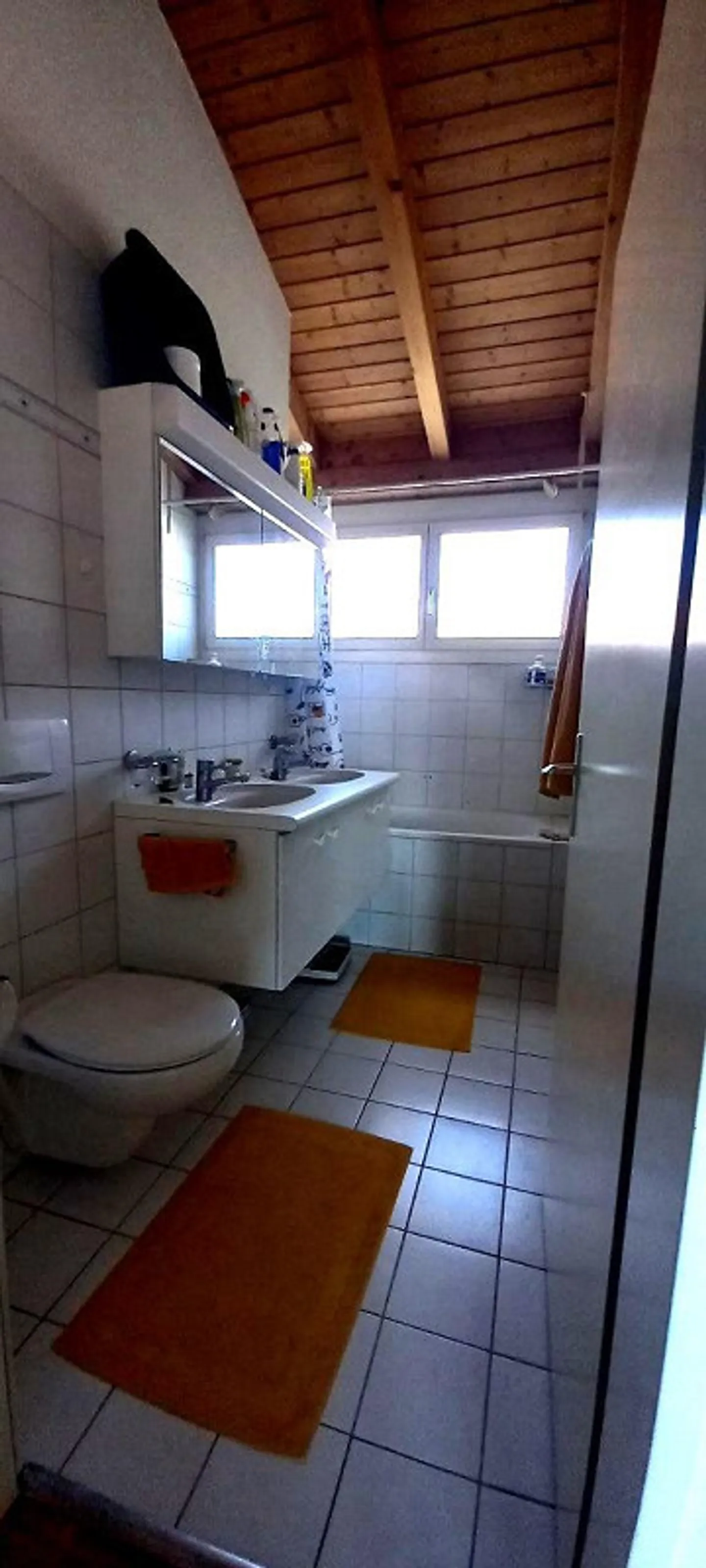 Charming 3.5-room attic apartment with two balconies - Photo 6 of 6