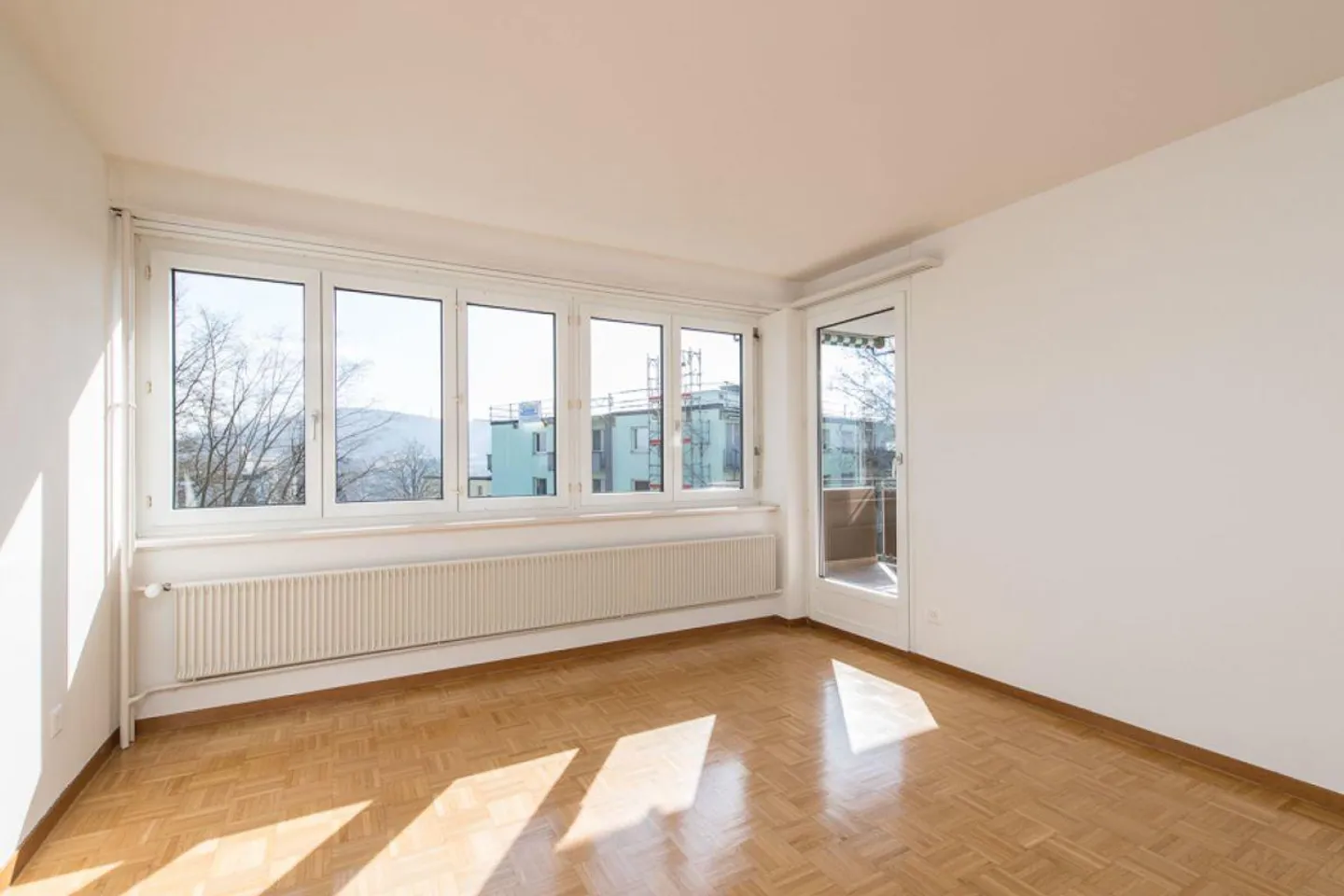 Bright apartment with a view of the GREEN - Photo 5 of 7
