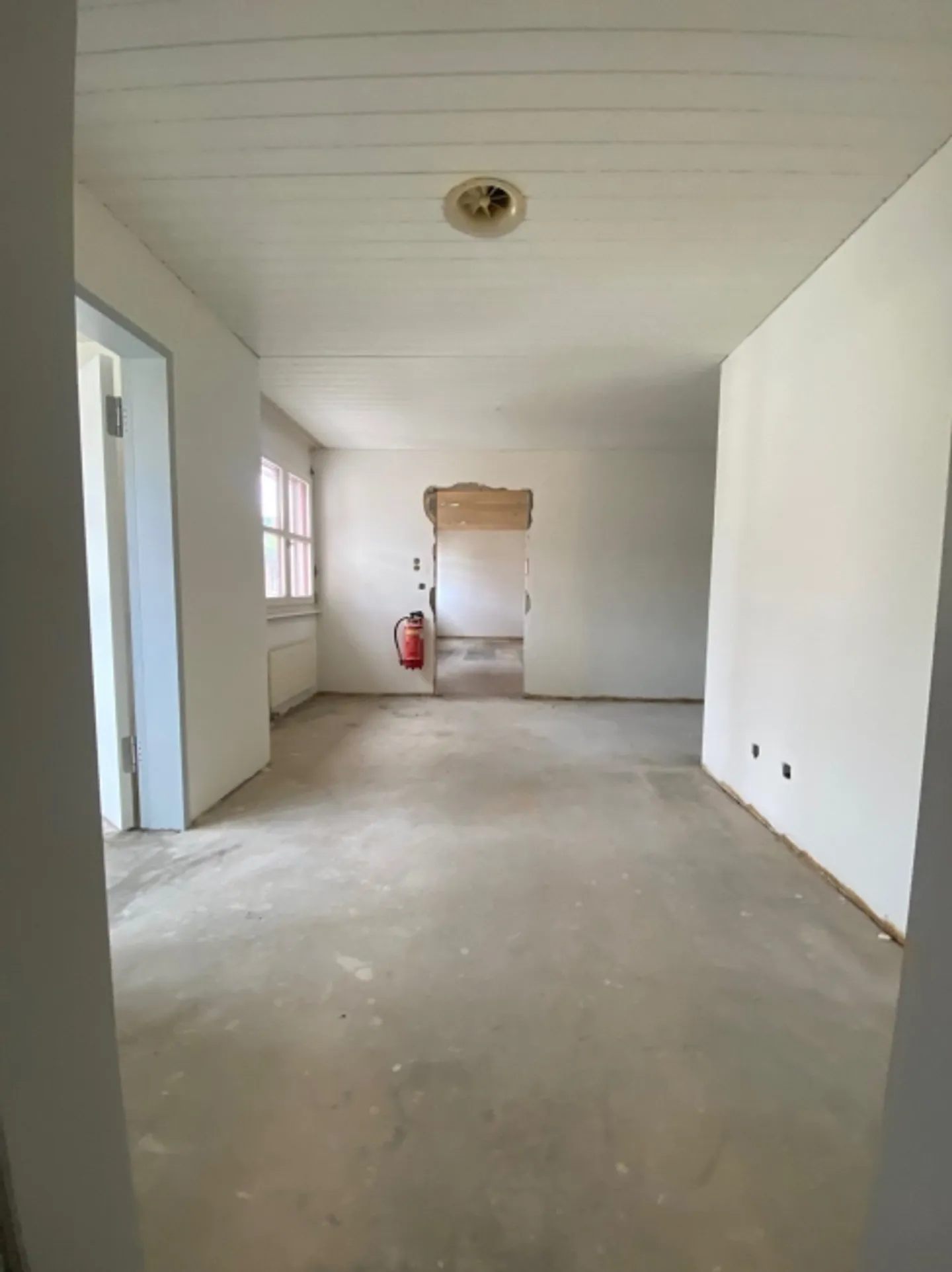 Office space for rent - Photo 3 of 7