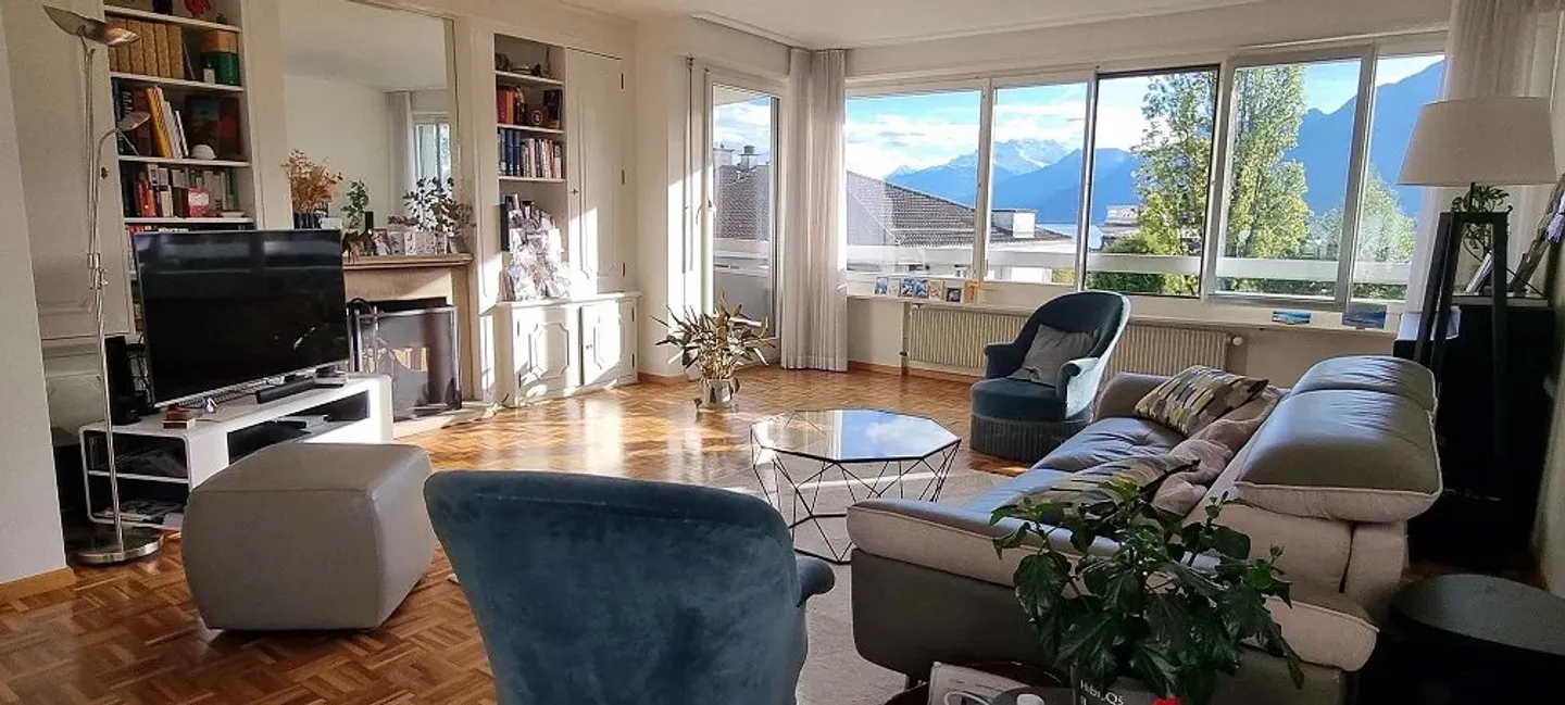 Superb apartment with lake view, 3.5 rooms on the 2nd floor - Photo 2 of 7