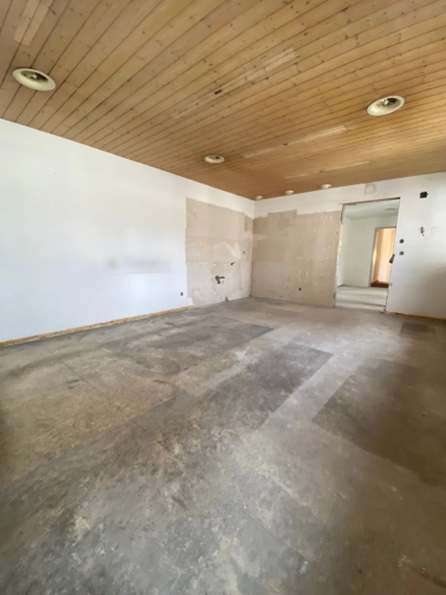 Office space for rent - Photo 4 of 7