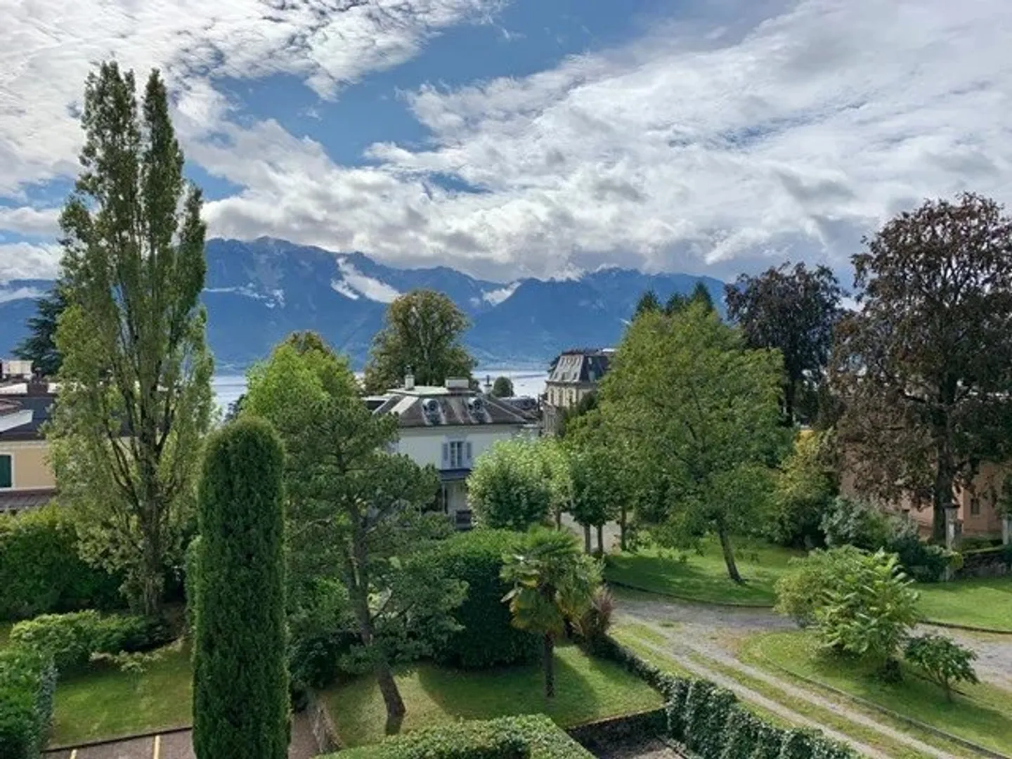 Superb apartment with lake view, 3.5 rooms on the 2nd floor - Photo 5 of 7