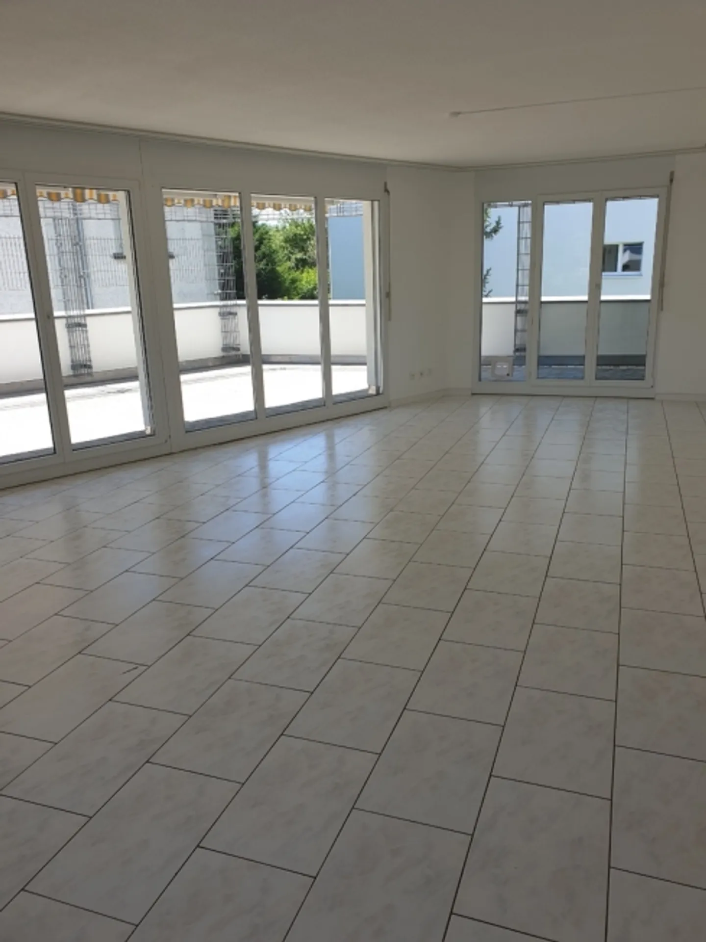 Very beautiful and bright apartment with a large terrace! - Photo 6 of 14