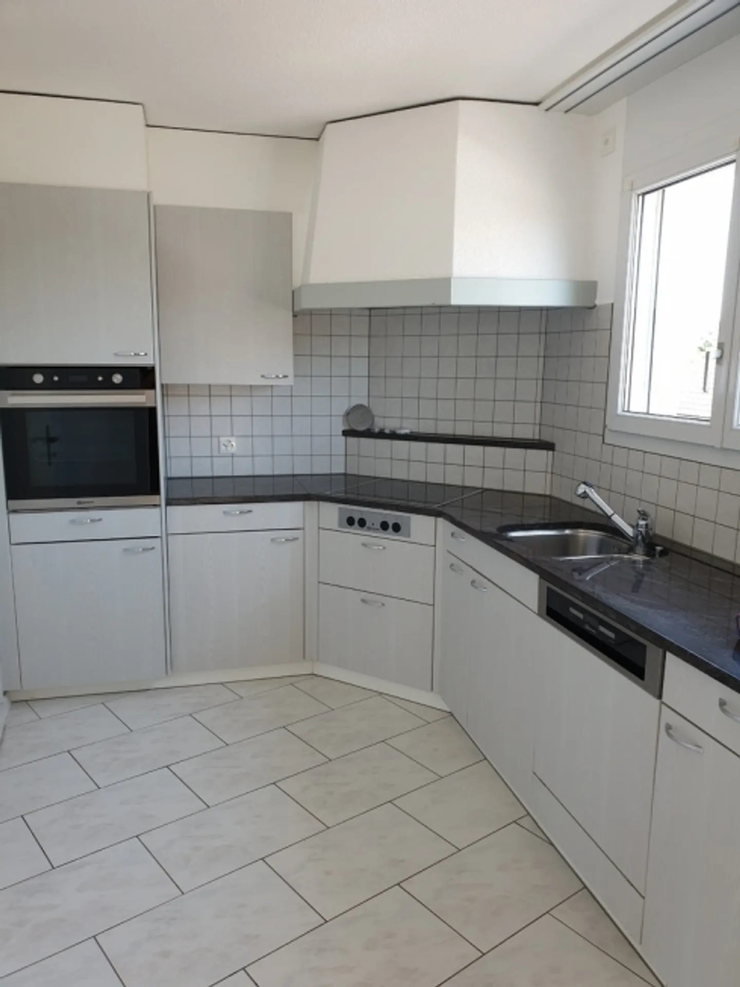 Very beautiful and bright apartment with a large terrace! - Photo 8 of 14