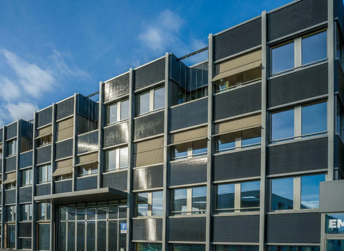 Extraordinary Office Concept 438 m² in Hagendorn! - Photo 1 of 10