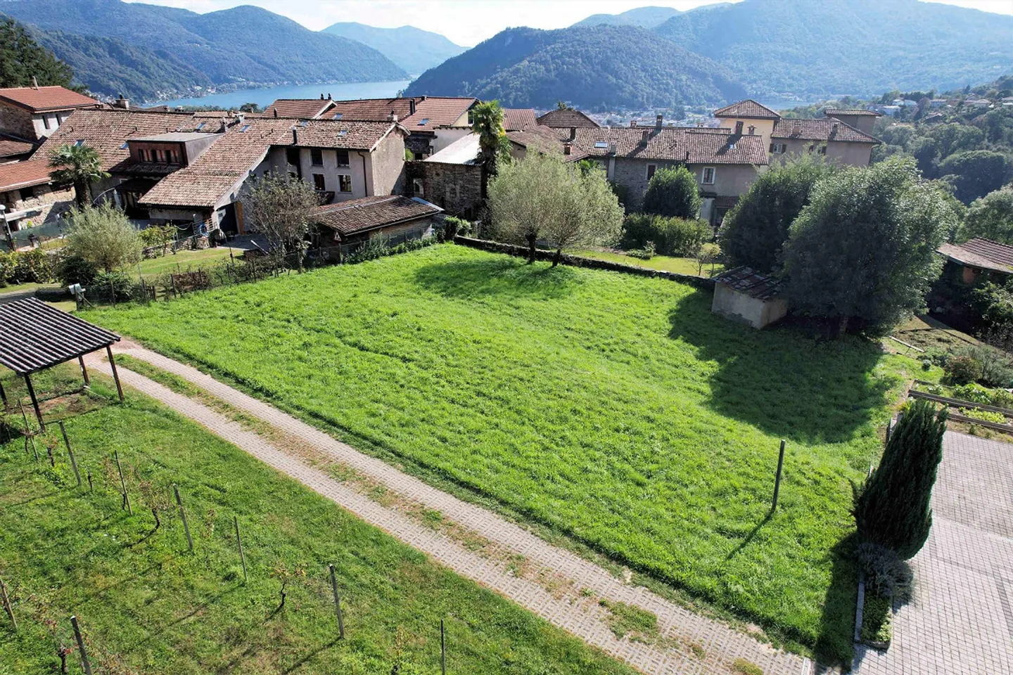 Terreno edificabile vicino a Lugano - Foto 1 di 12