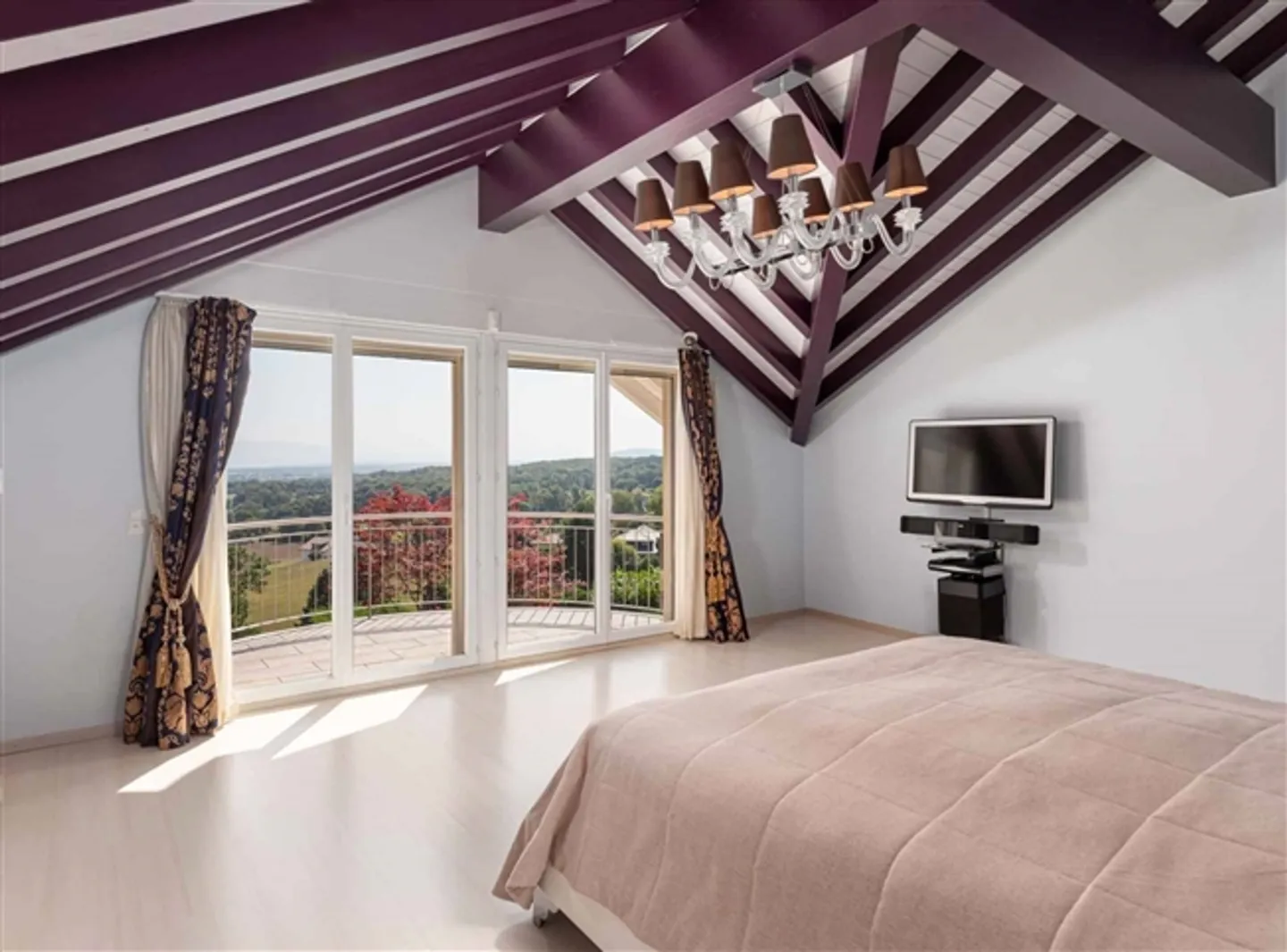 Amazing Individual Property - Photo 8 of 9