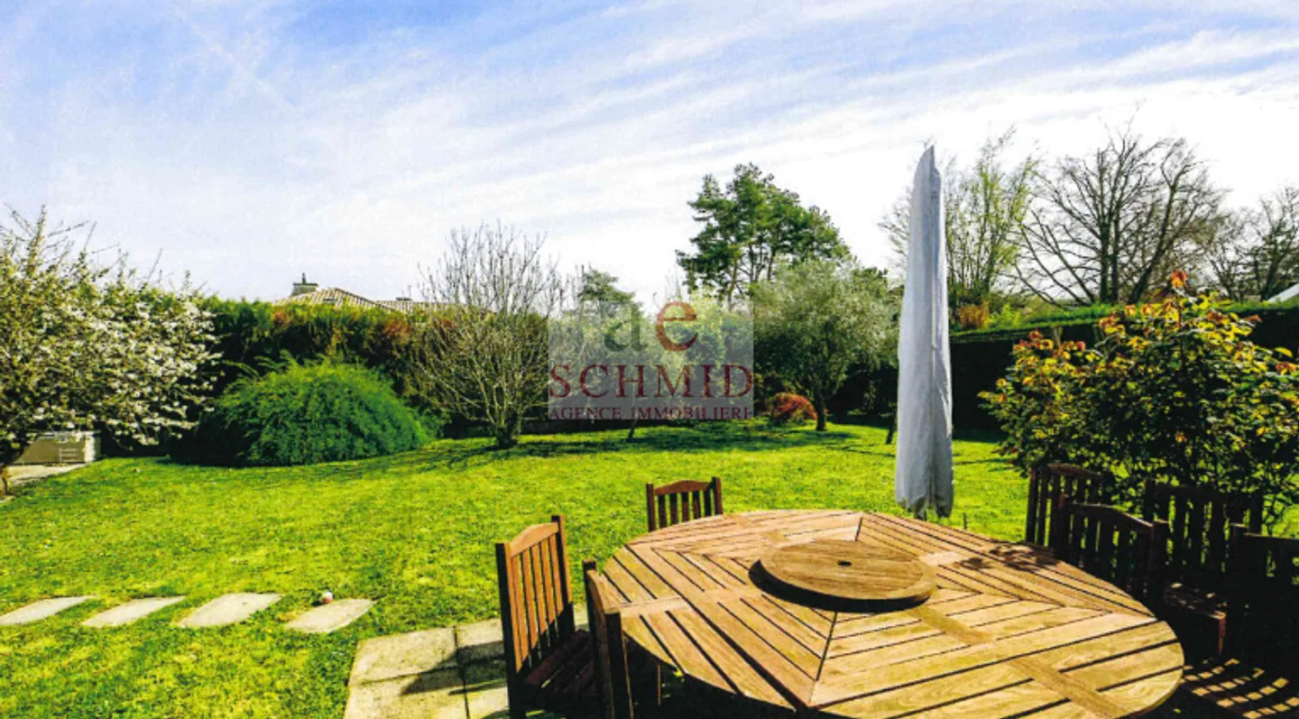 Casa 8 stanze - Foto 1 di 12