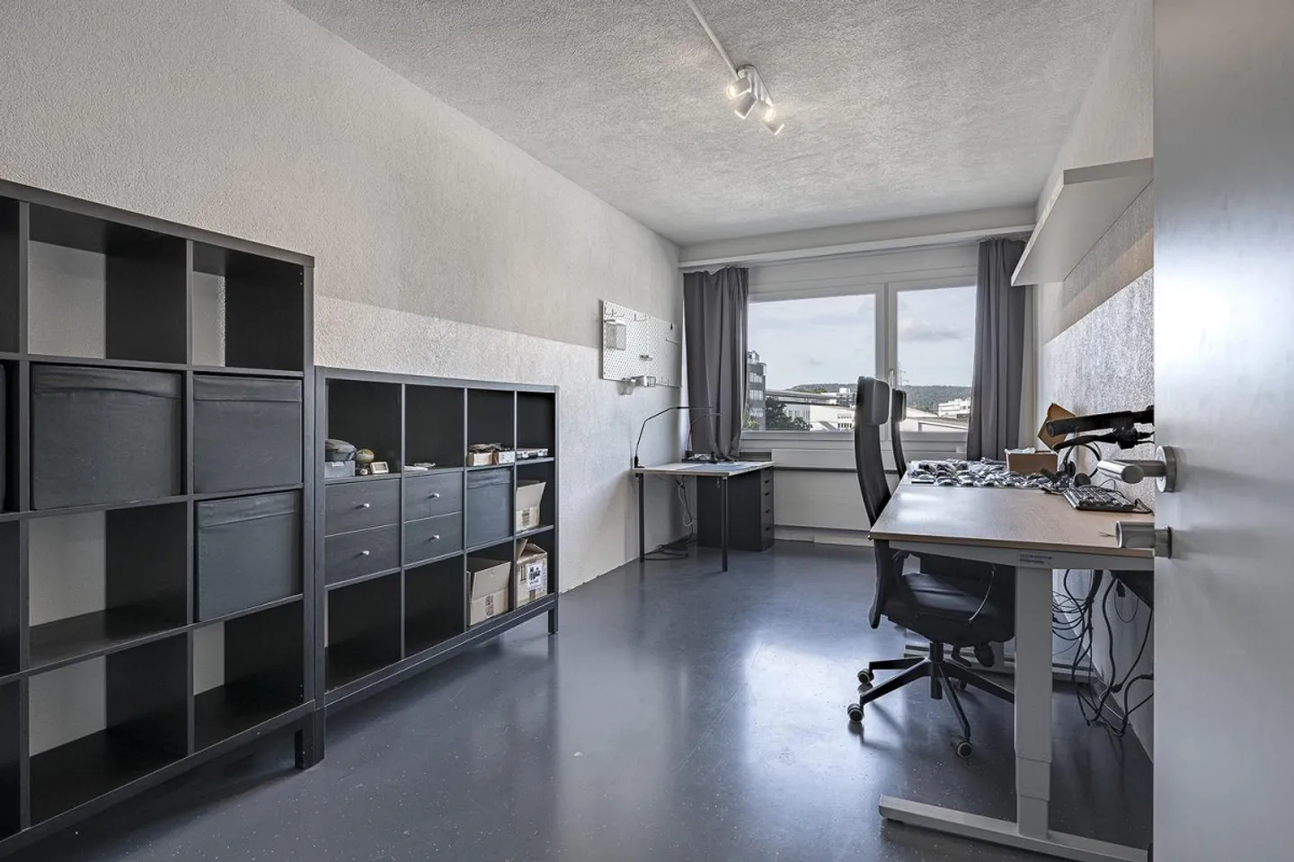 Versatile commercial property with goods lift directly to the area and ... - Photo 5 of 10