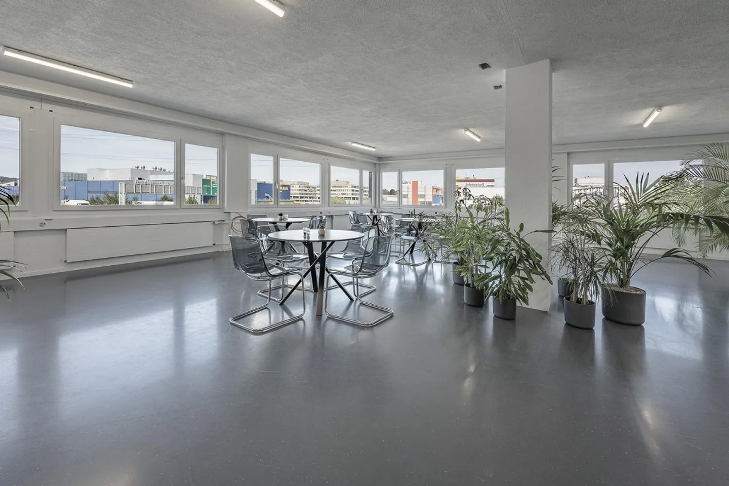 Versatile commercial property with goods lift directly to the area and ... - Photo 6 of 10