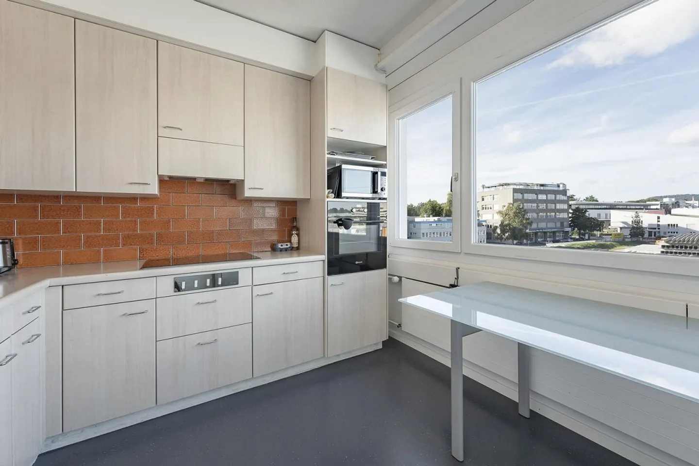 Versatile commercial property with goods lift directly to the area and ... - Photo 7 of 10