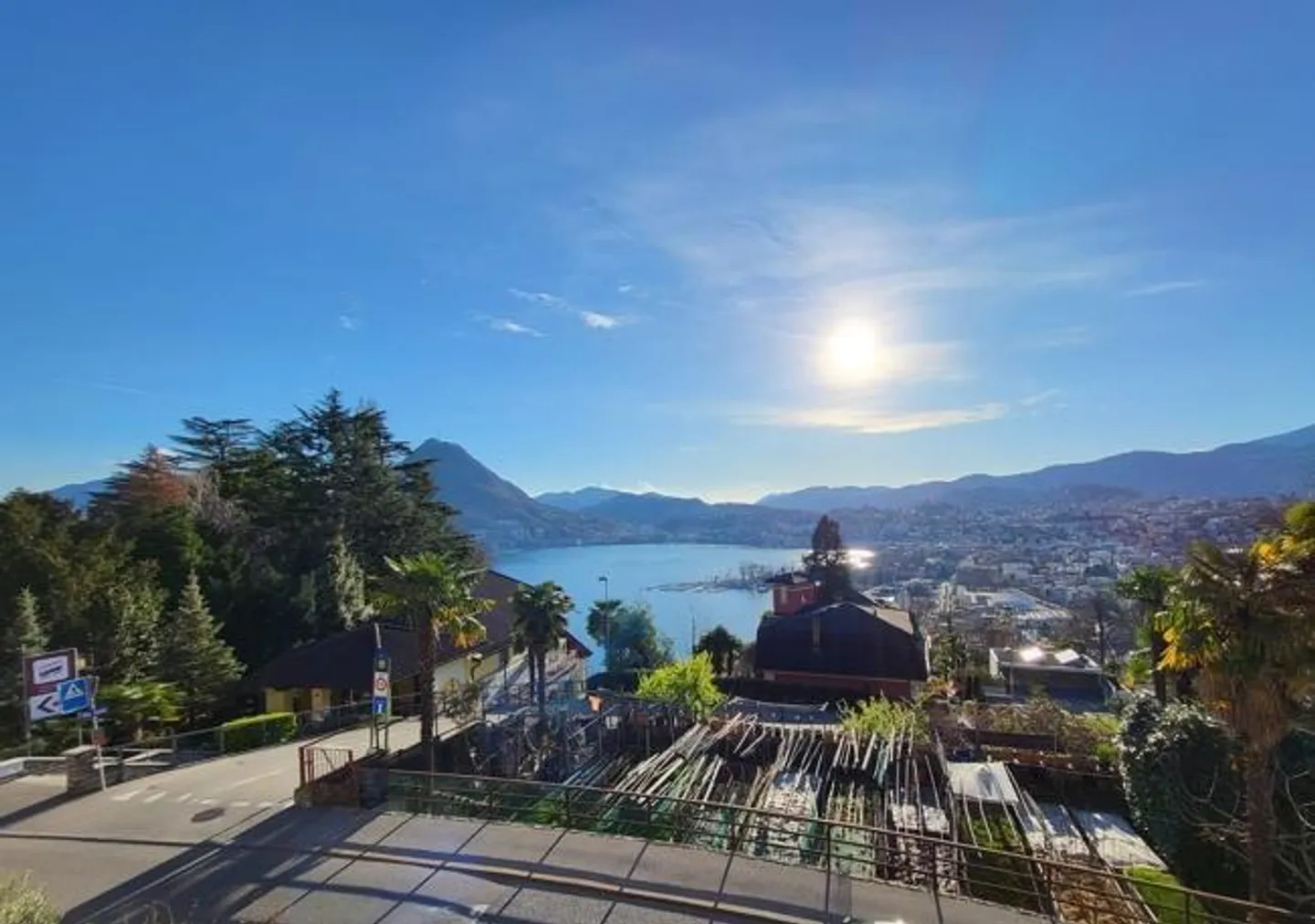Affitto a breve o lungo termine disponibile - appartamento panoramico con vista lago Ruvigliana / 2.5 locali con vista lago e piscina (anche per brevi periodi) - Foto 1 di 8