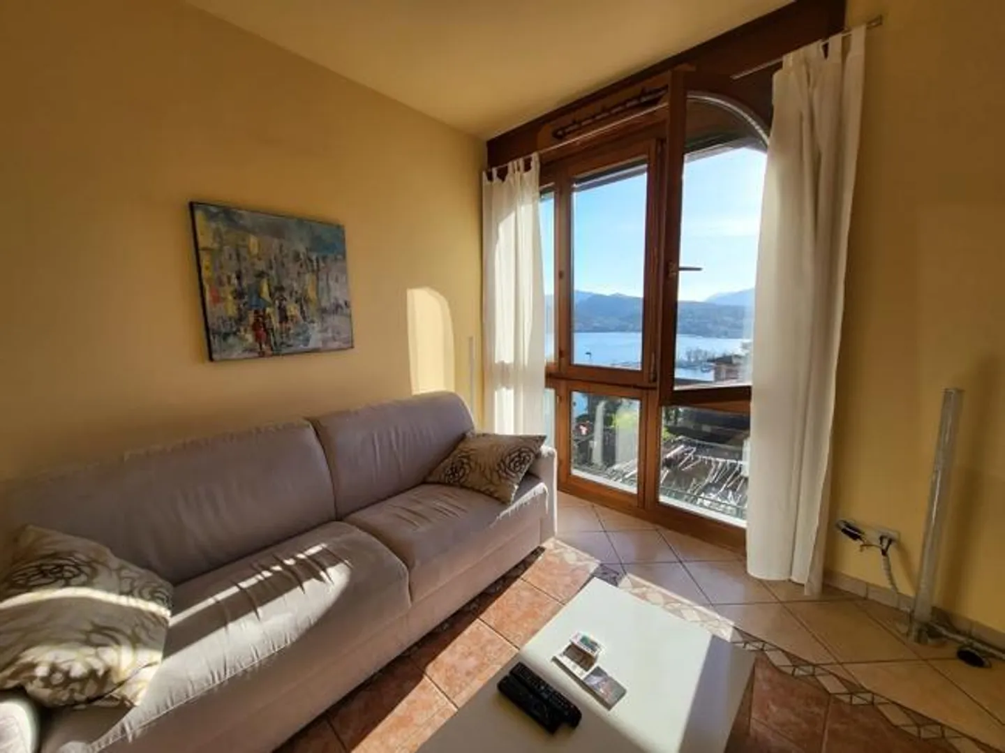 Affitto a breve o lungo termine disponibile - appartamento panoramico con vista lago Ruvigliana / 2.5 locali con vista lago e piscina (anche per brevi periodi) - Foto 3 di 8