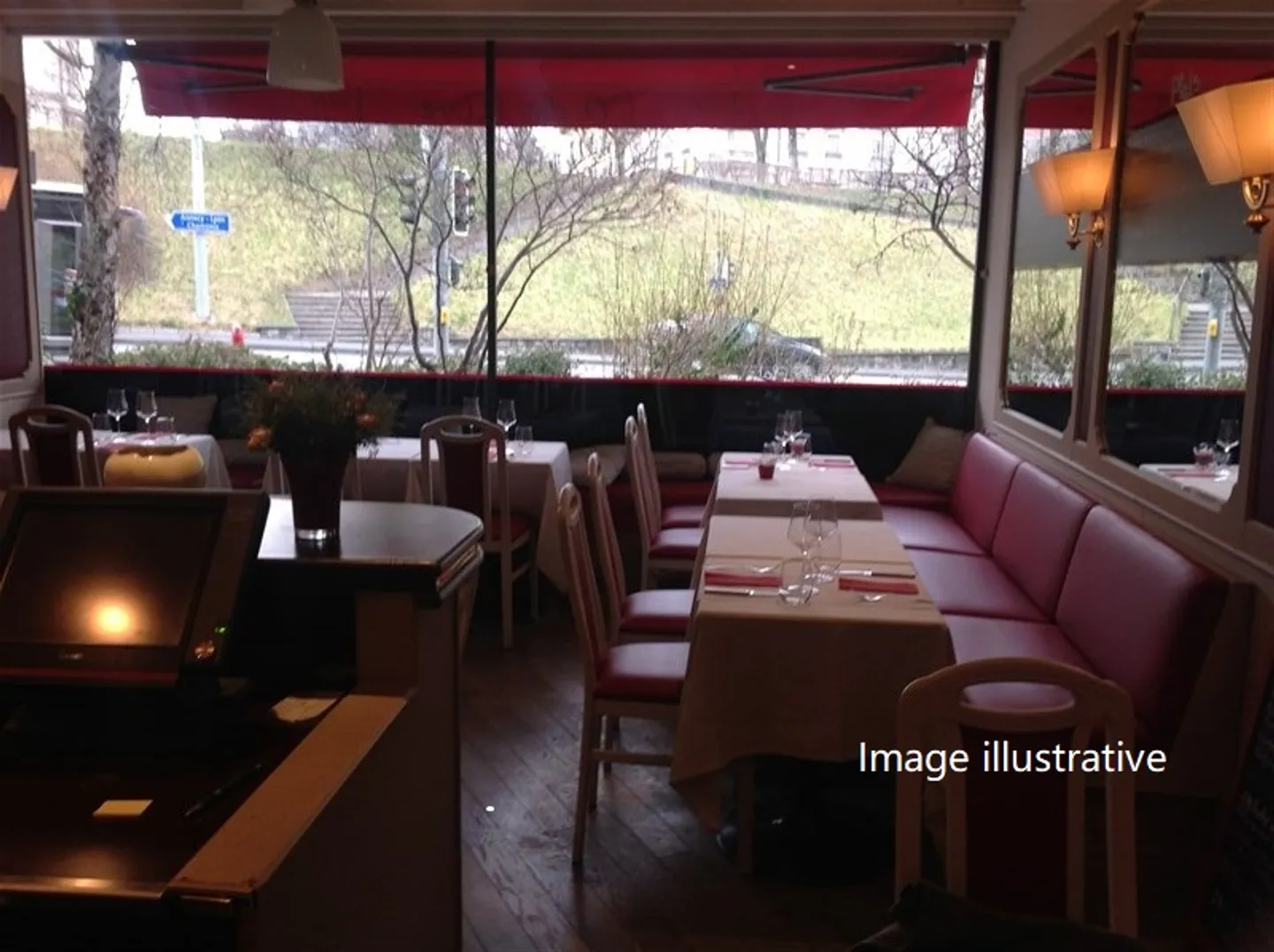 Café-Restaurant Charmant à Chêne-Bourg - Photo 1 sur 1