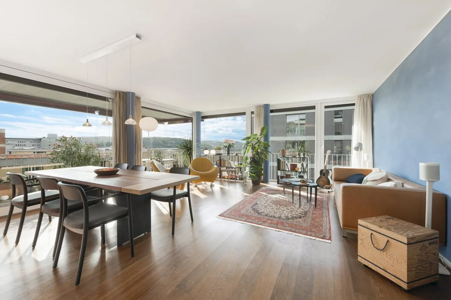 Living with a panoramic view over the rooftops of Winterthur - Photo 1 of 7