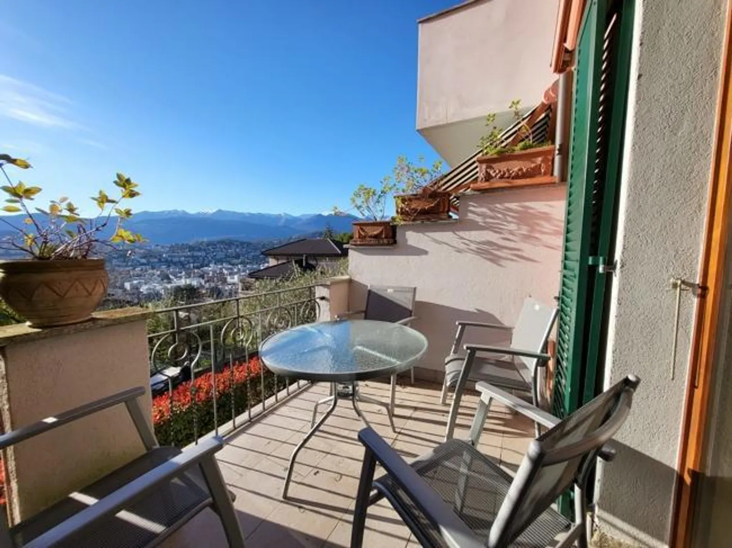 Affitto a breve o lungo termine disponibile - appartamento panoramico con vista lago Ruvigliana / 2.5 locali con vista lago e piscina (anche per brevi periodi) - Foto 7 di 8