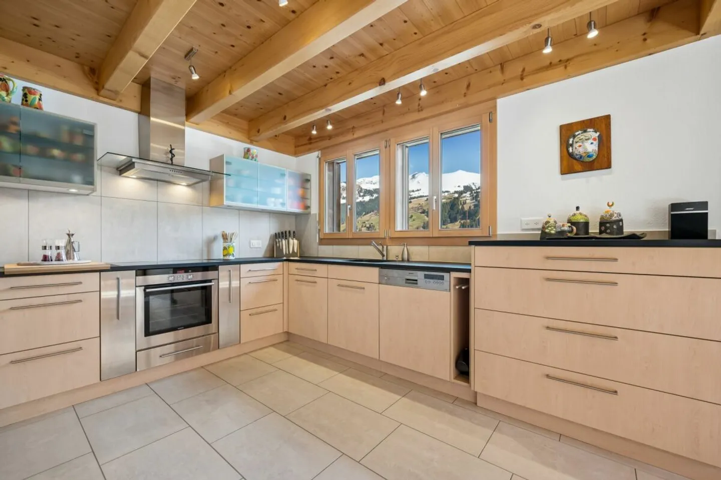 Stilvolles Chalet mit beeindruckender Aussicht - Photo 2 of 13