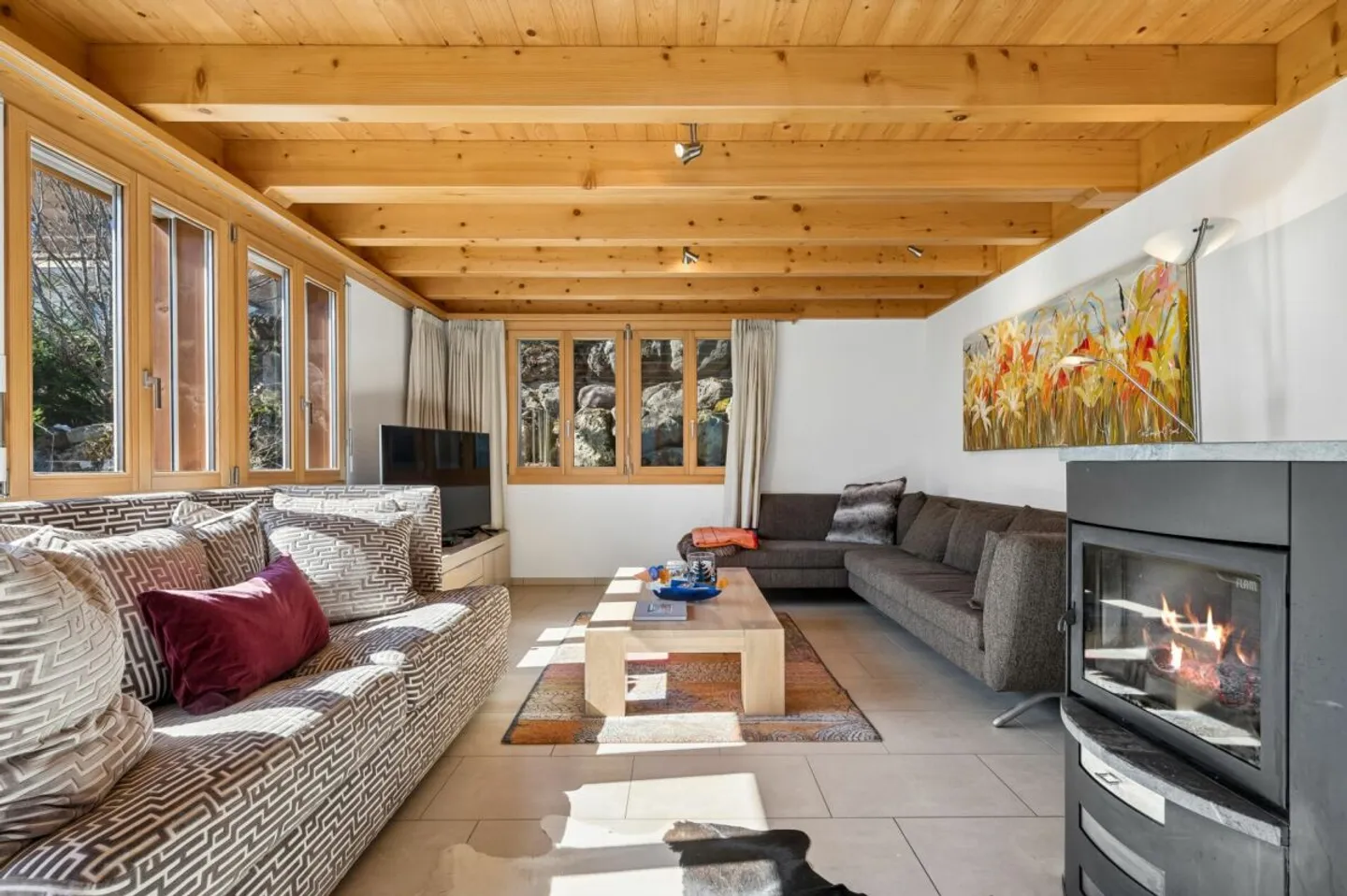 Stilvolles Chalet mit beeindruckender Aussicht - Photo 4 of 13