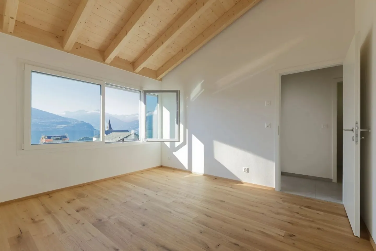 Villa with panoramic view - Photo 8 of 12