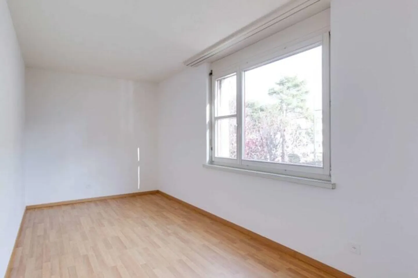 Ideal Apartment for Commuters - Photo 3 of 6