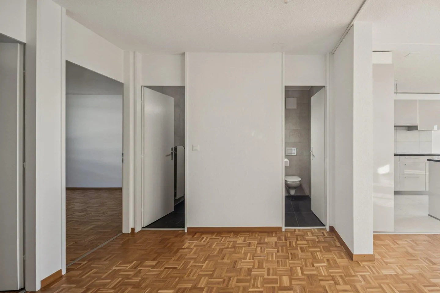 3.5 stanze in un quartiere tranquillo e verdeggiante - Foto 10 di 11