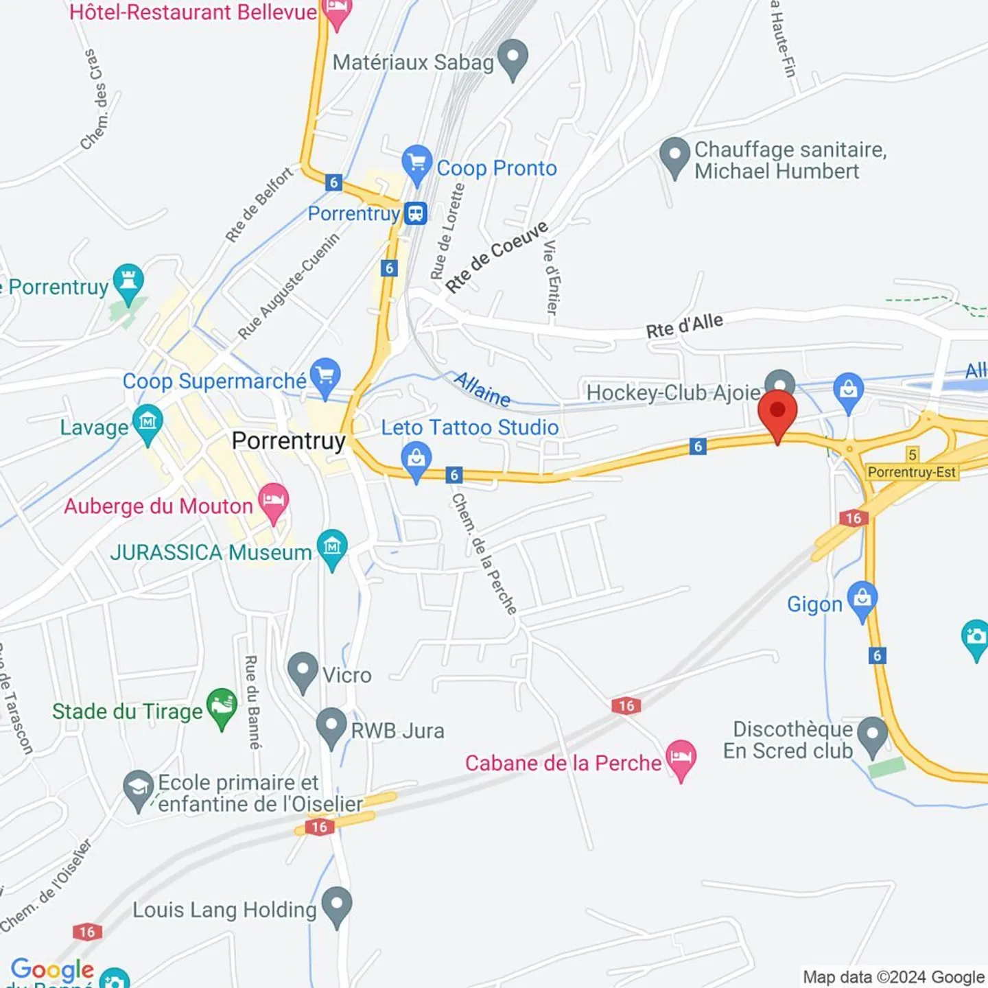 Modern Apartment with Terrace - Photo 5 of 6