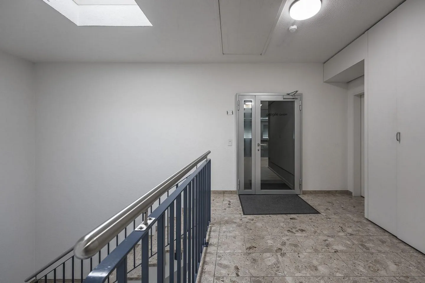 Ready-to-move-in space with attractive rent and 2 months rent... - Photo 7 of 10