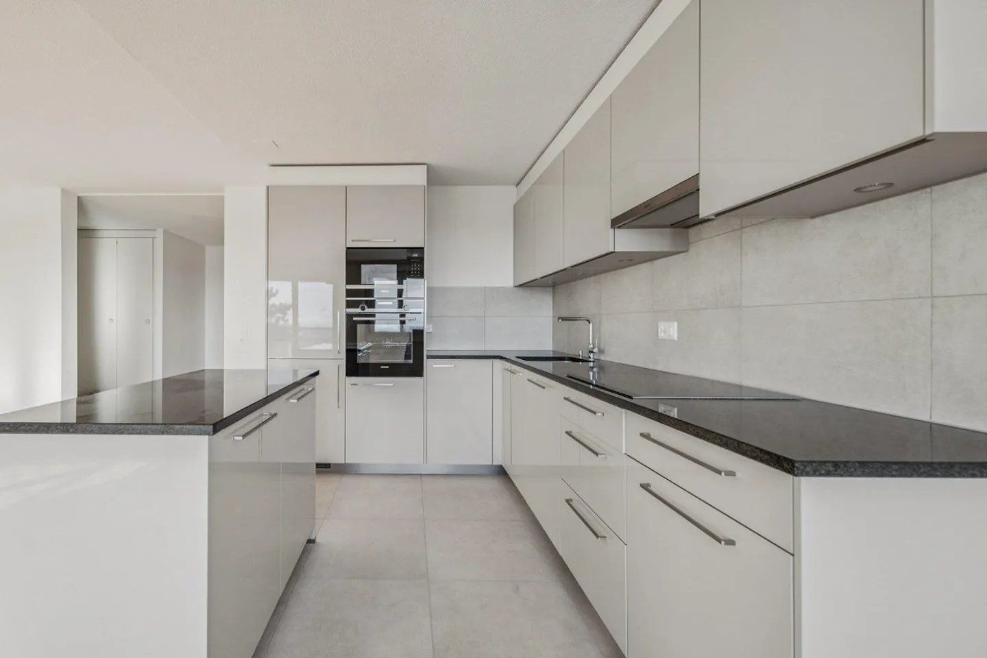 3.5 stanze in un quartiere tranquillo e verdeggiante - Foto 5 di 11