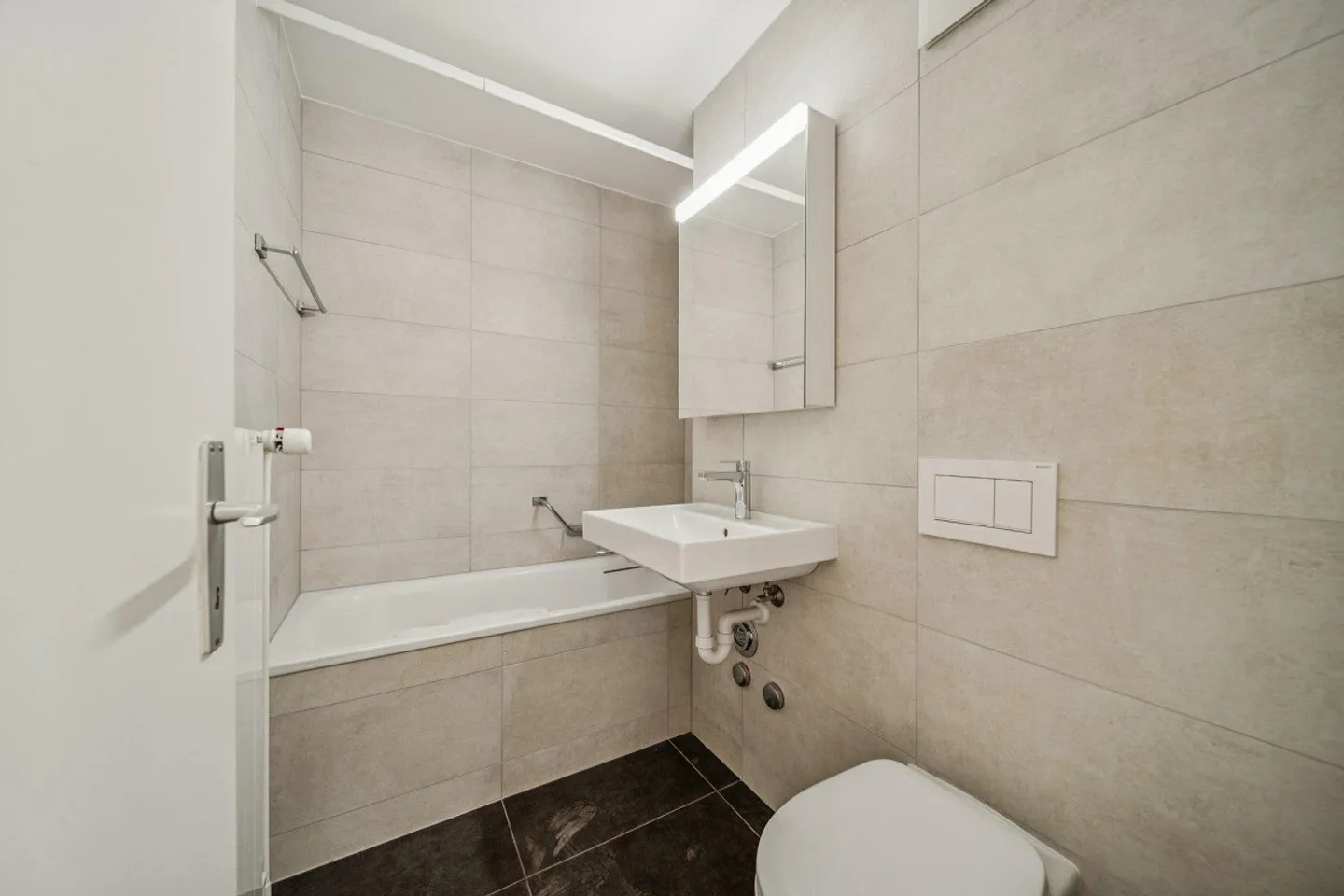 3.5 stanze in un quartiere tranquillo e verdeggiante - Foto 7 di 11