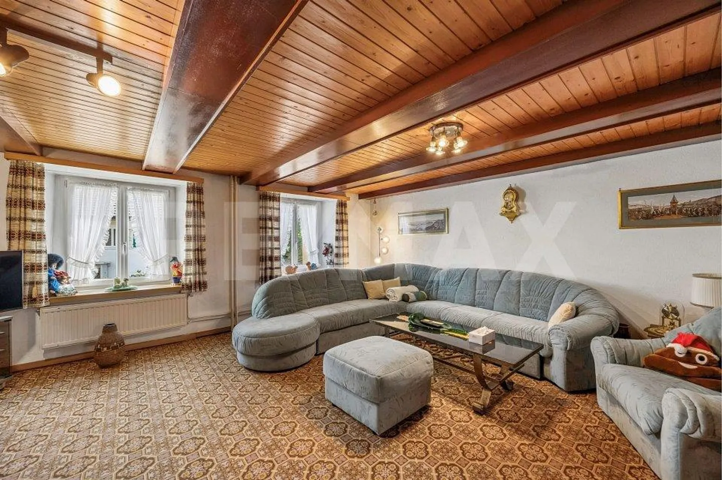 Maison résidentielle spacieuse avec potentiel - Photo 4 sur 13