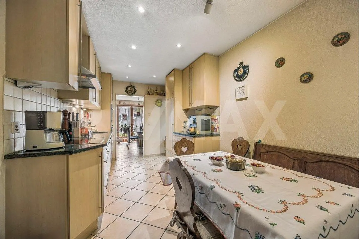 Maison résidentielle spacieuse avec potentiel - Photo 8 sur 13