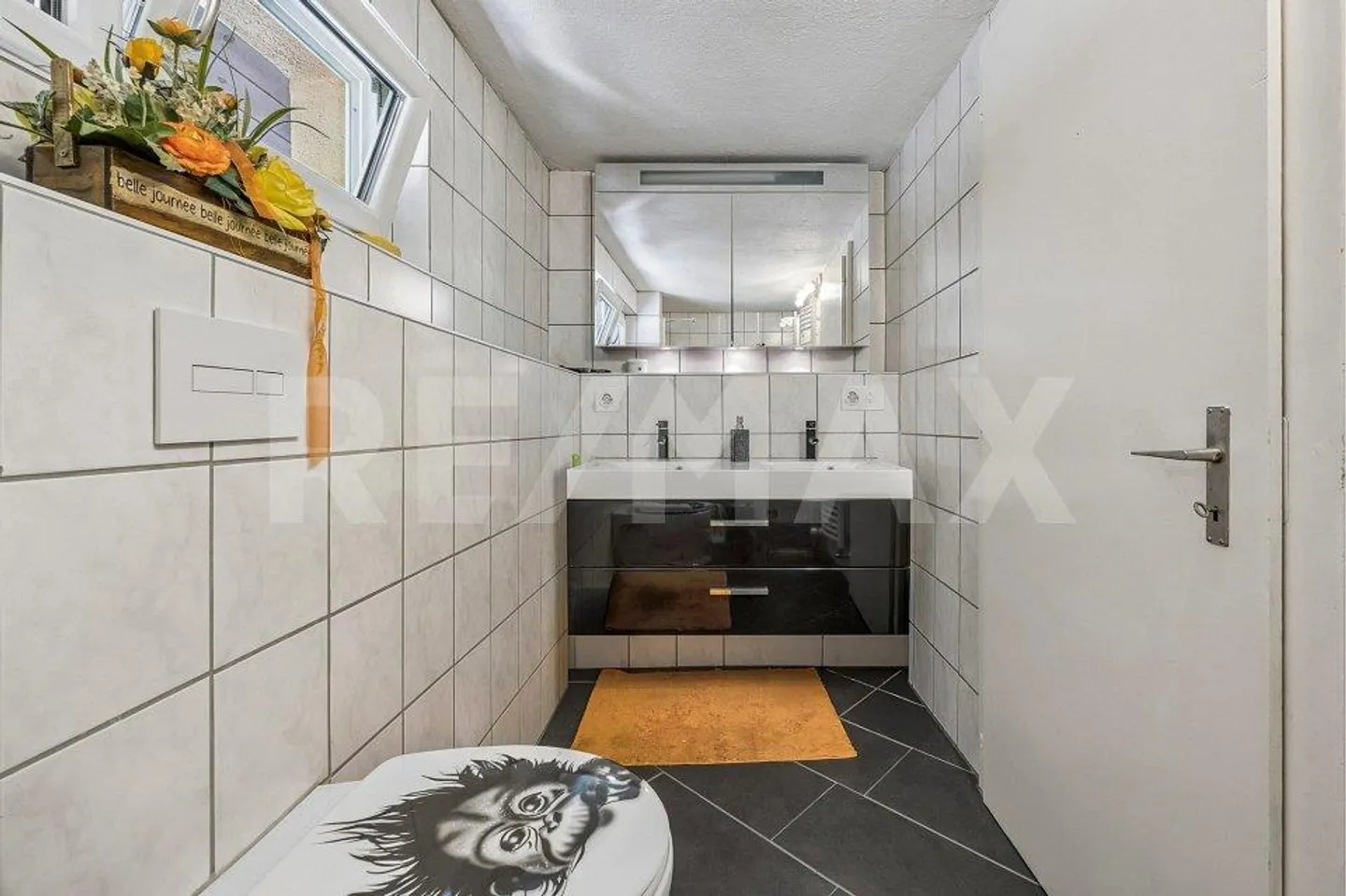 Maison résidentielle spacieuse avec potentiel - Photo 5 sur 13