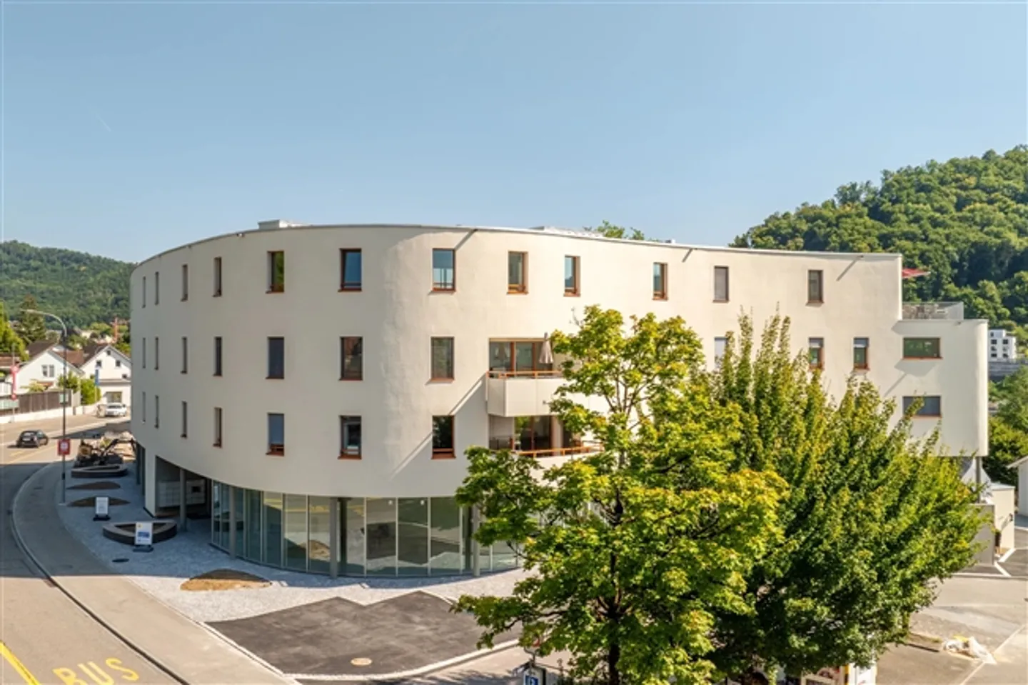 Modernes Gewerbe zur Miete - Foto 1 von 12