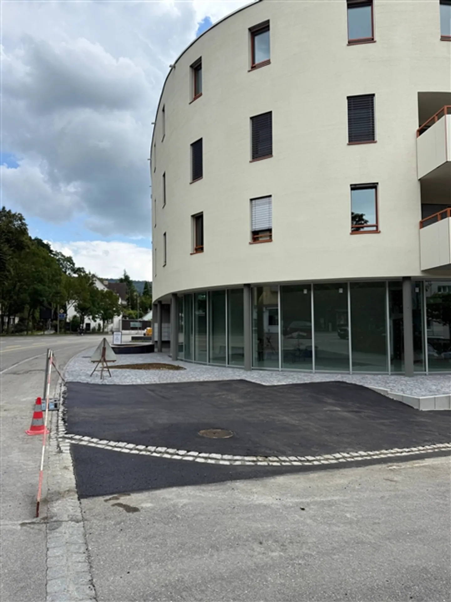 Modernes Gewerbe zur Miete - Foto 2 von 12