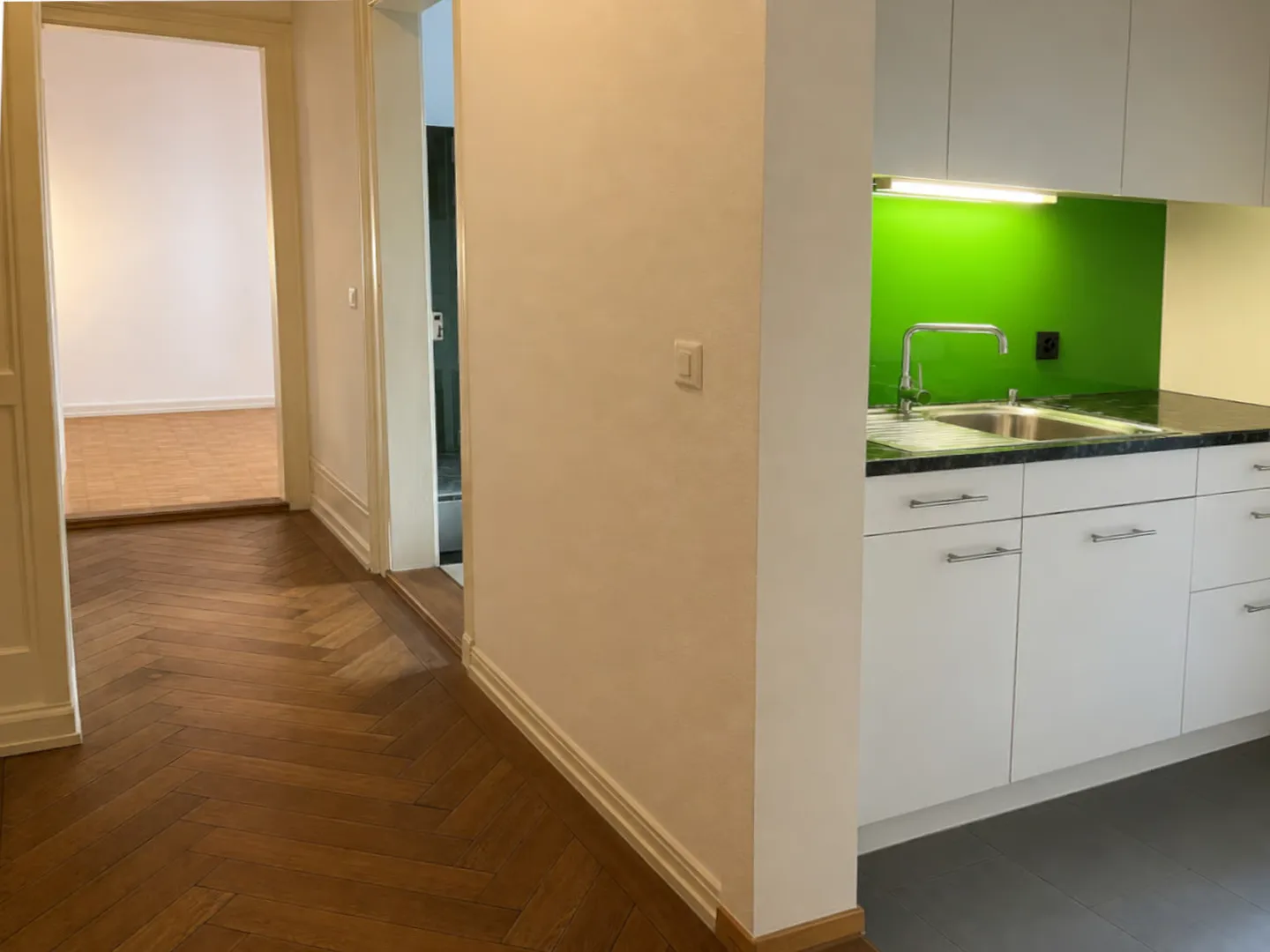 Office for Rent - Central Location in Zurich - Photo 2 of 4