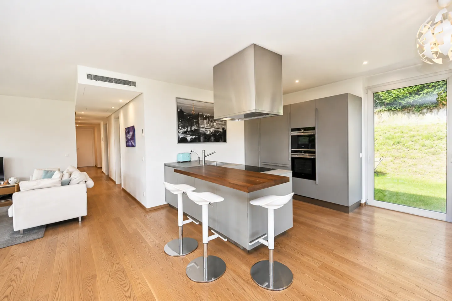 Elegant Apartment in Montagnola - Photo 11 of 26