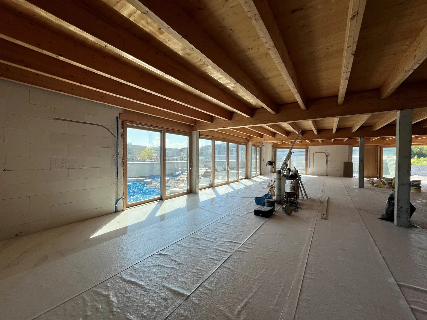 DA AFFITTARE - Ufficio luminoso di 220 m2 con terrazza - Foto 2 di 2