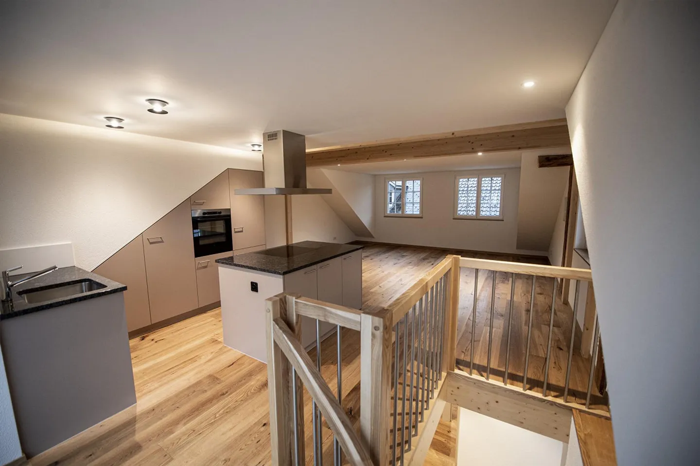 Moderno appartamento di 5.5 stanze su tre piani - Foto 11 di 13
