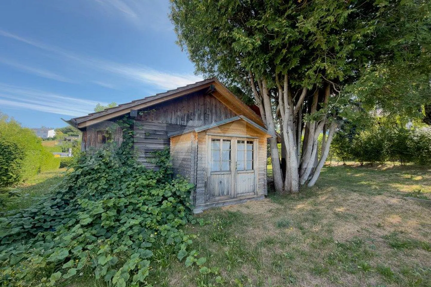 Magnificent large chalet offering great potential in the heart of Giffers - Photo 9 of 13