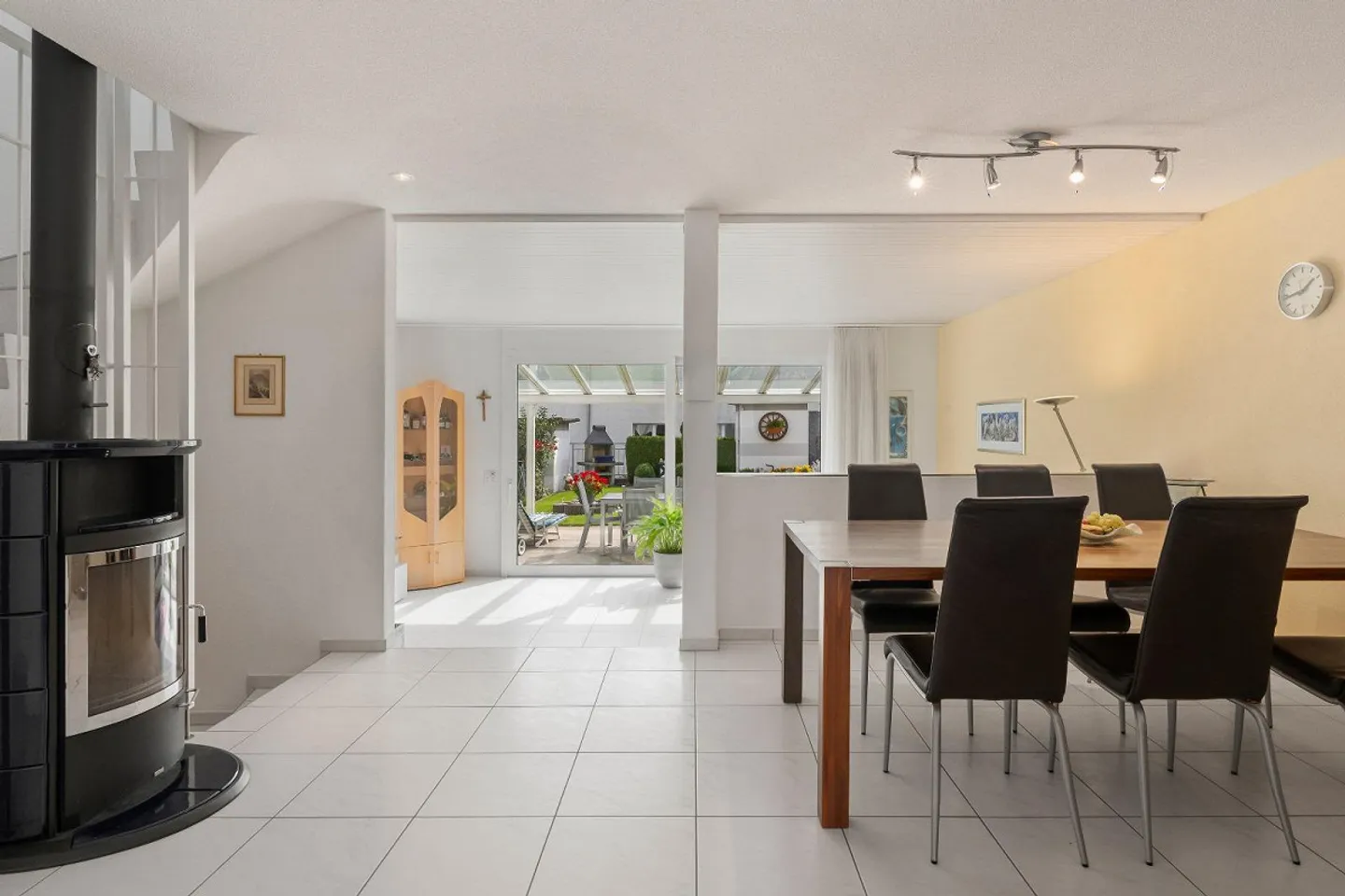 Geräumiges Reihenmittelhaus - Foto 2 von 15