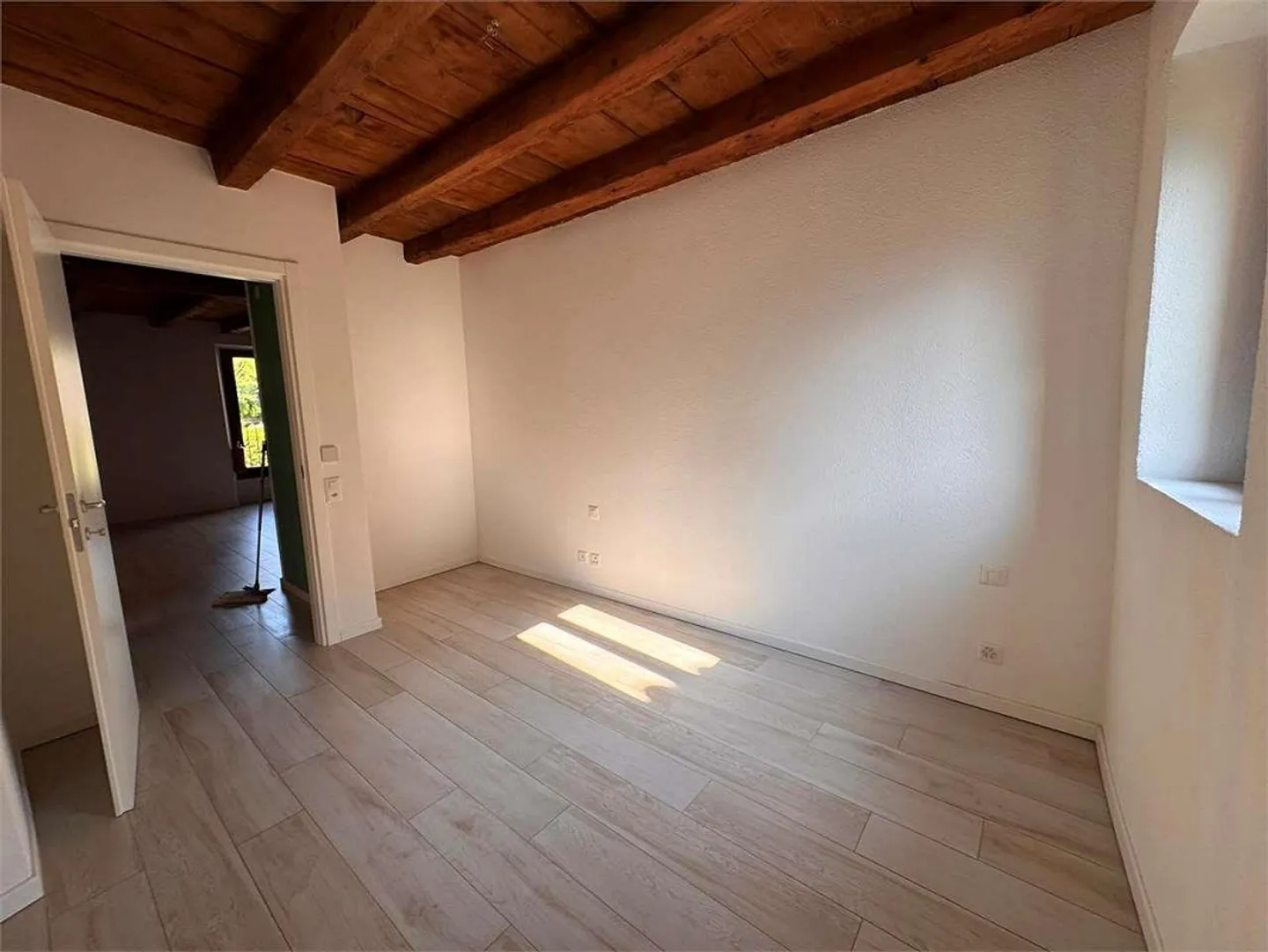 Réf. 2698 Charmant appartement de 3.5 pièces dans une petite résidence - Photo 4 sur 6