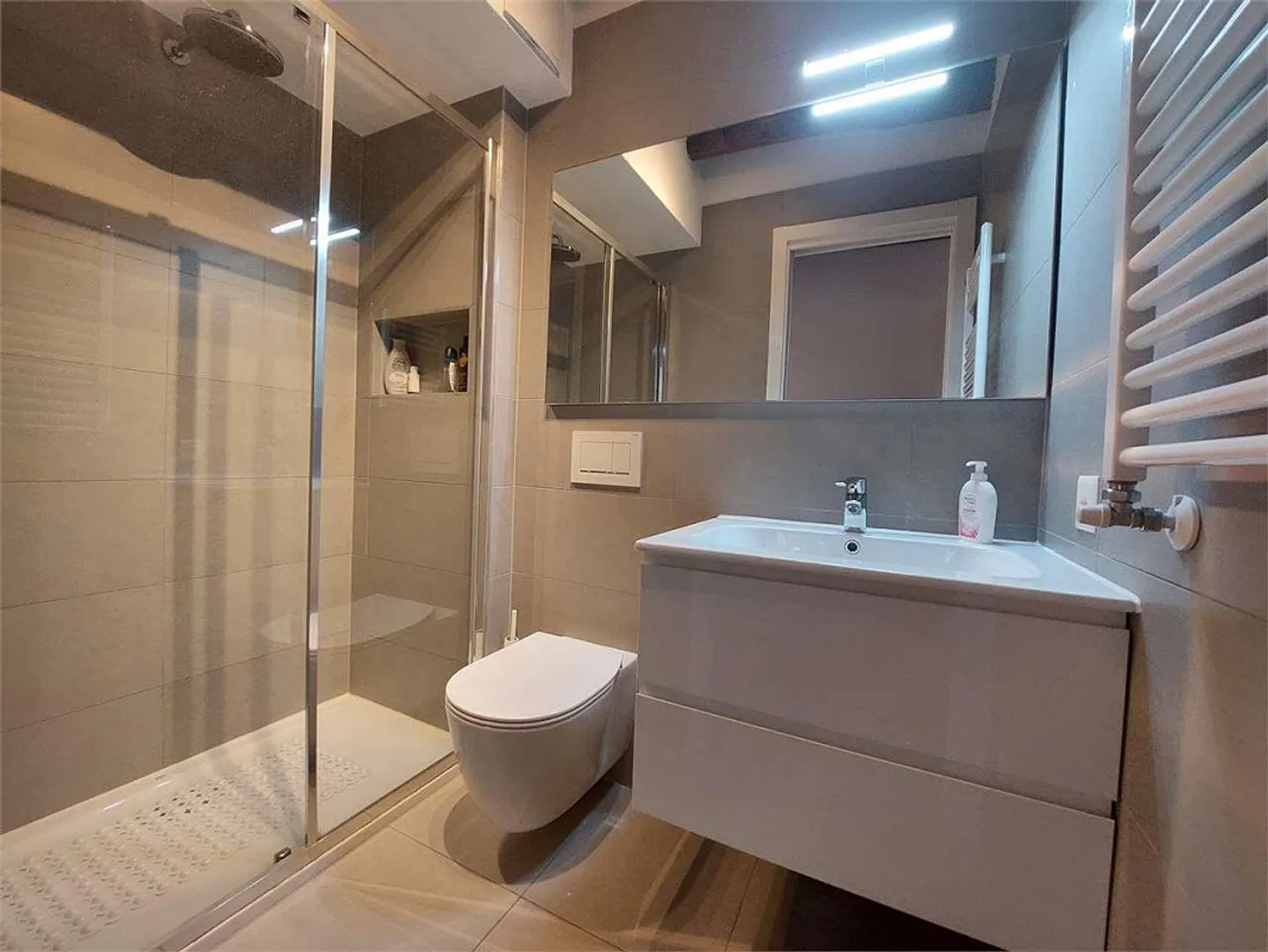 Réf. 2698 Charmant appartement de 3.5 pièces dans une petite résidence - Photo 6 sur 6