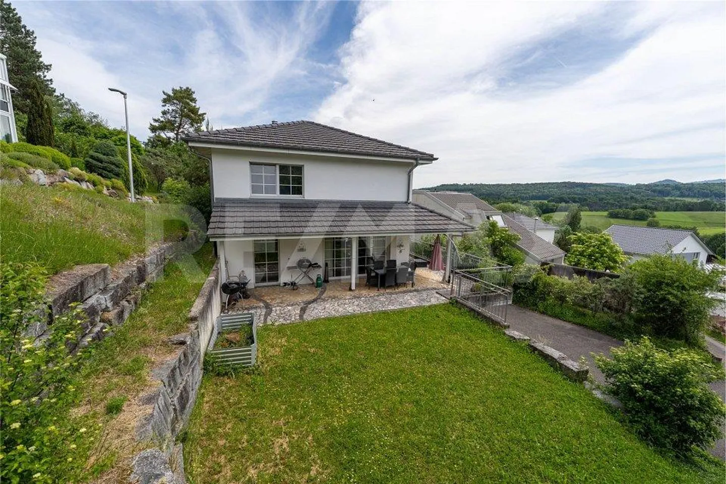 Grosszügiges Familienhaus mit Aussicht - Foto 12 von 13