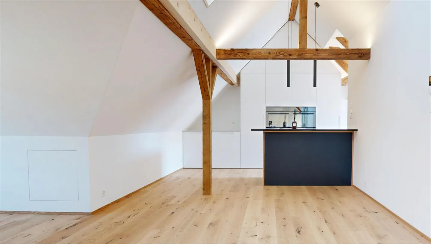 Exclusive luxury above the rooftops of Kriens - Photo 1 of 8