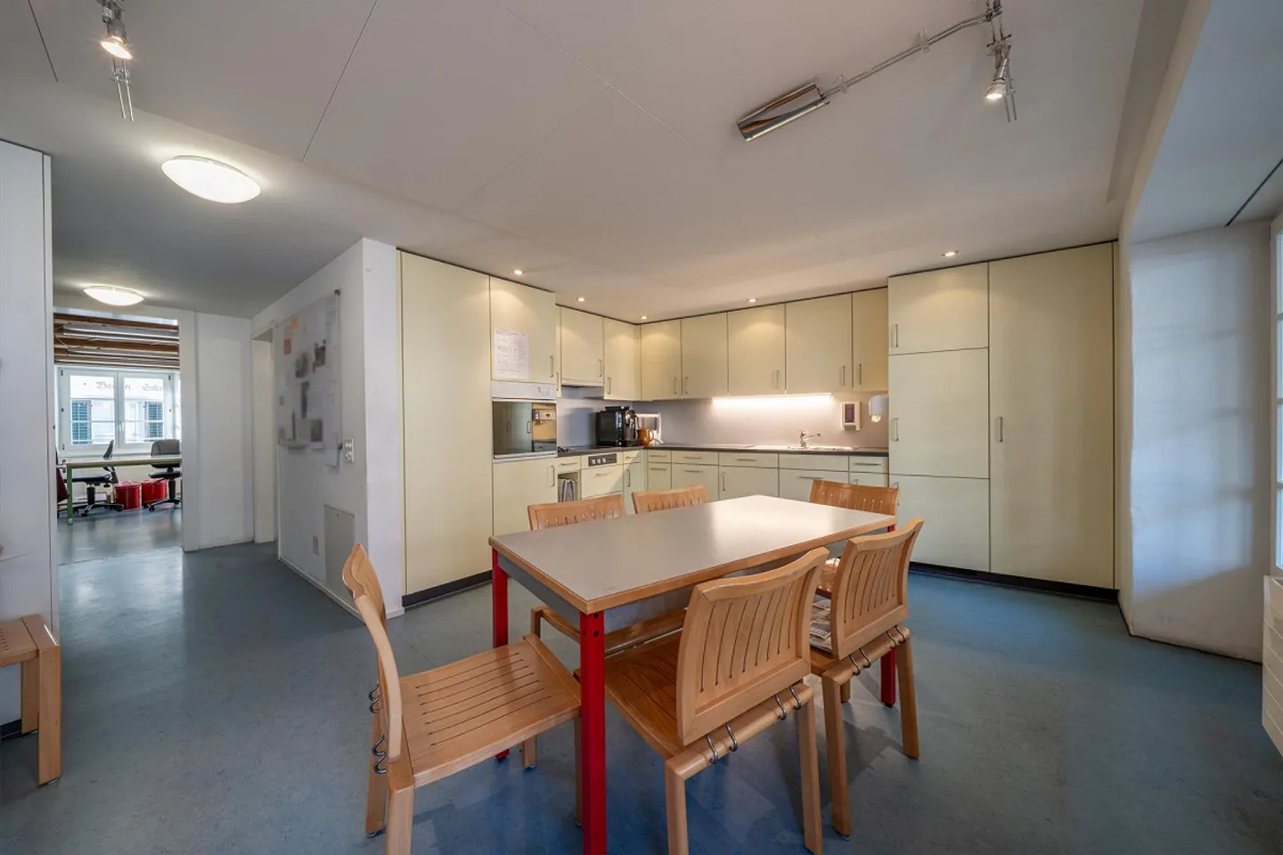 Charming Old Town Apartment Seeks New Tenant - Photo 2 of 9