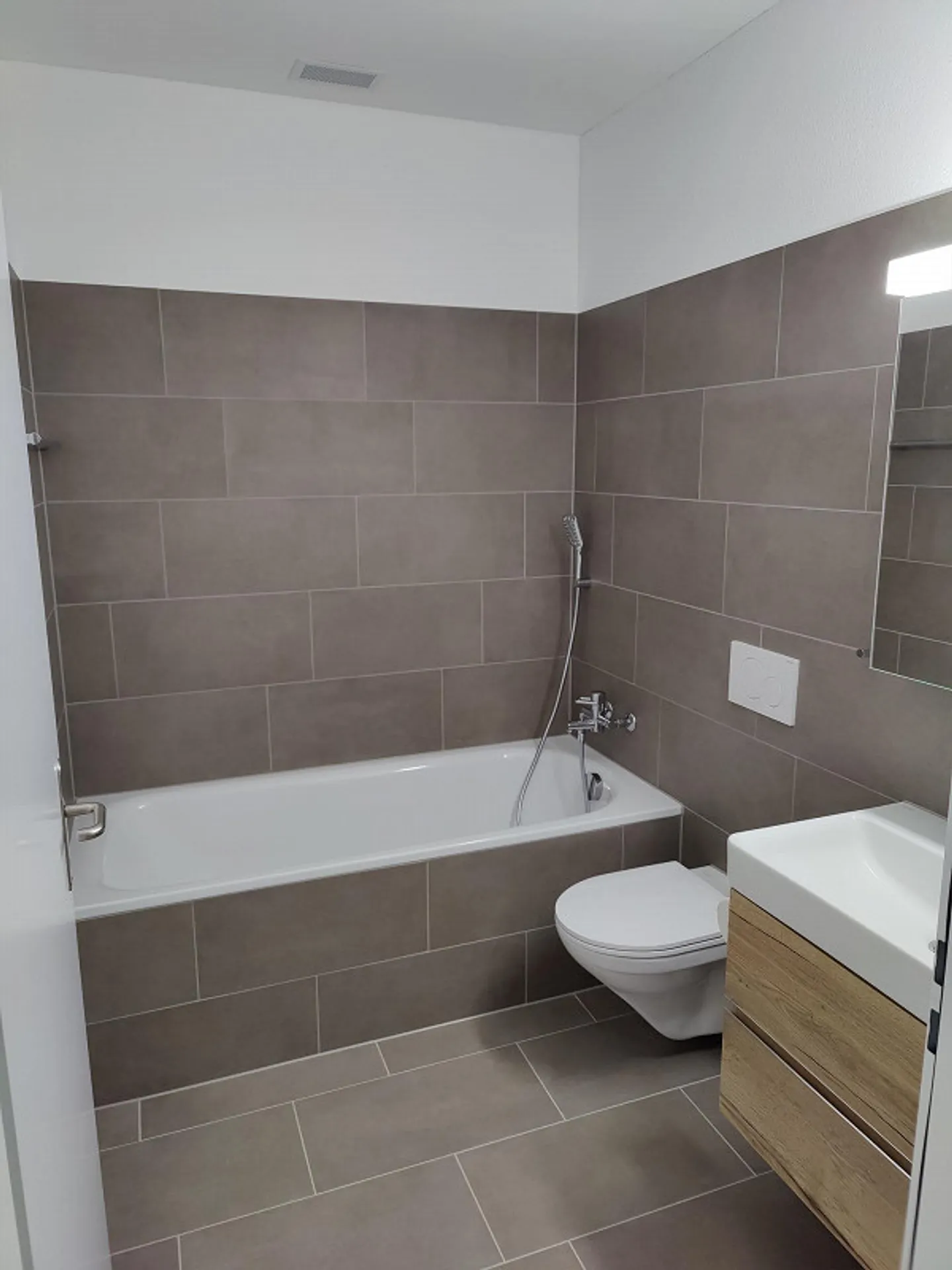 4½ Room Apartment in 6032 Emmen (2 Balconies, New Building) - Photo 8 of 10