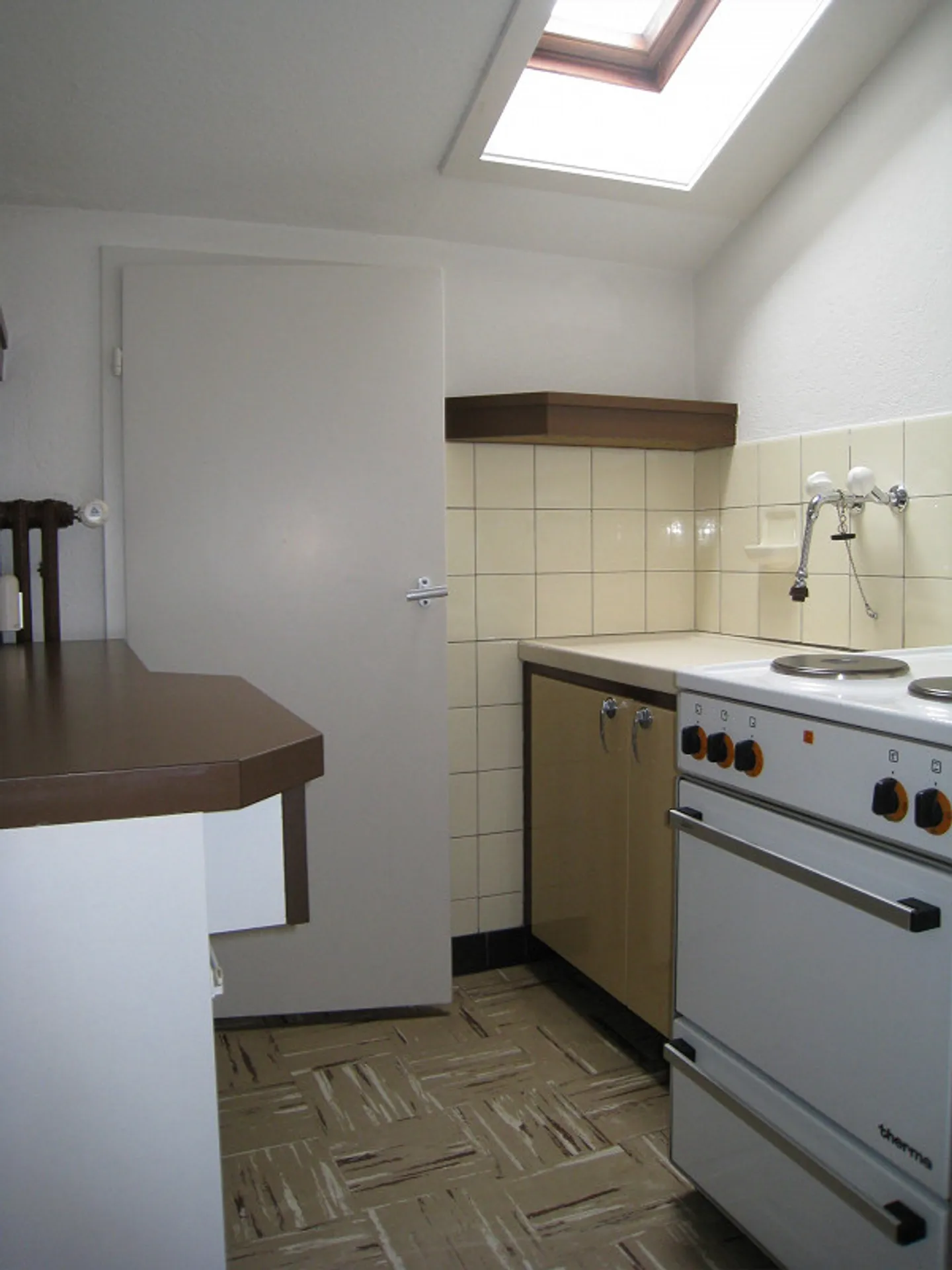 1-room attic apartment in a quiet residential area - Photo 2 of 5