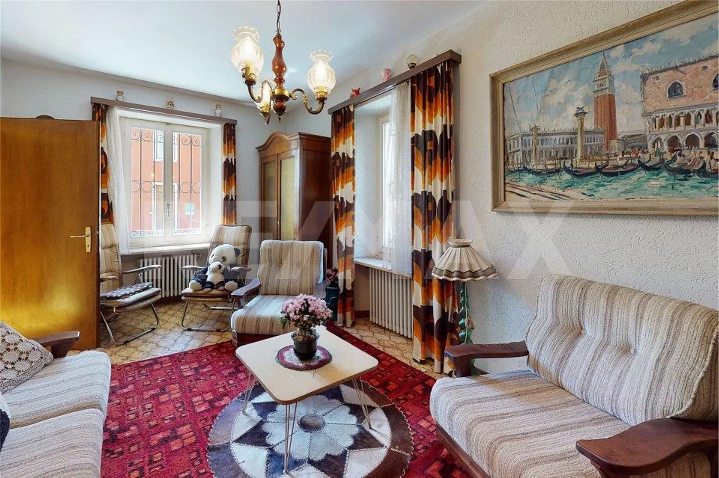 Semi-detached house with garden - Photo 5 of 13