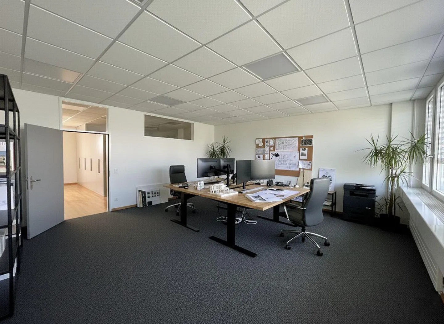 Il tuo nuovo posto di lavoro preferito - completamente attrezzato con angolo cottura! - Foto 2 di 7