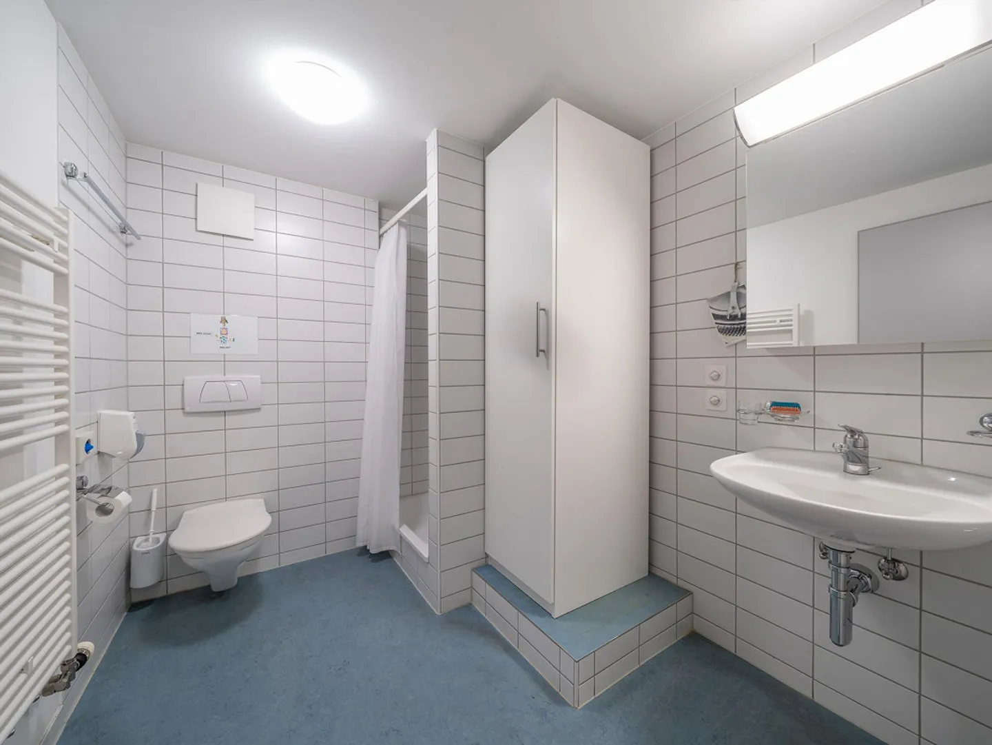 Charming Old Town Apartment Seeks New Tenant - Photo 5 of 9